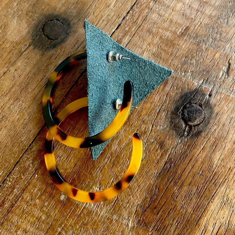 Faux Tortoise Shell Hoop Earrings
